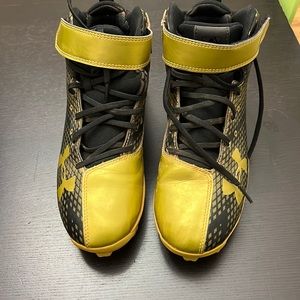 BOYS BASEBALL CLEATS